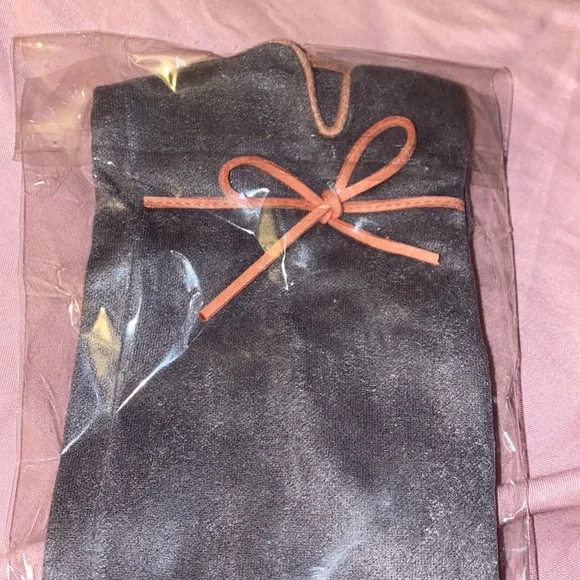 SHEIN embroidered suede gloves - Picture 5 of 9